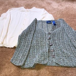 2 women’s sweaters